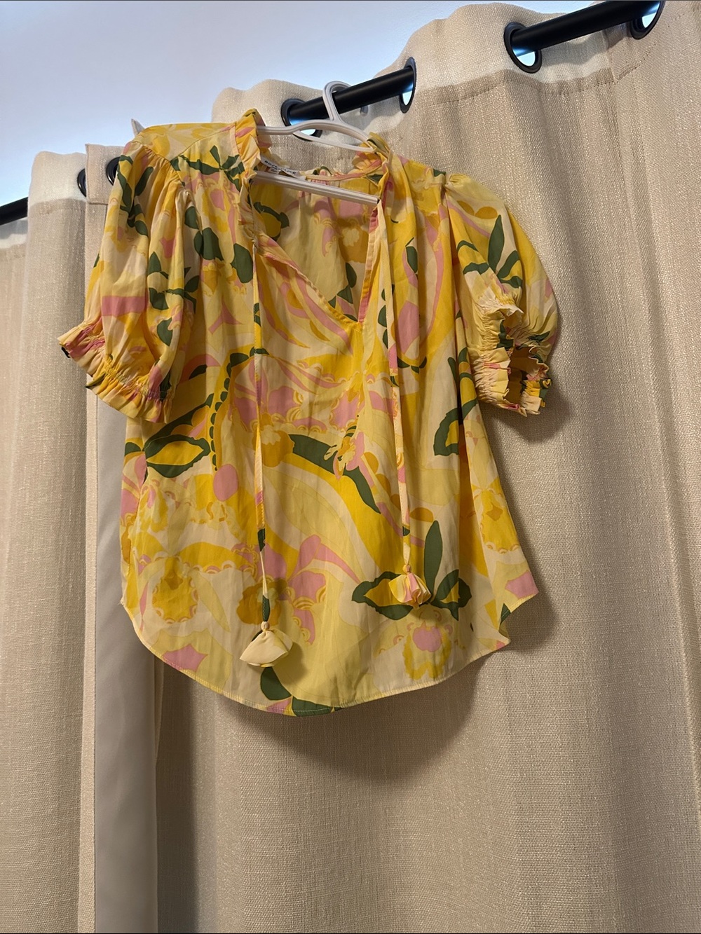Yellow Floral Puff-Sleeve Women’s Top
